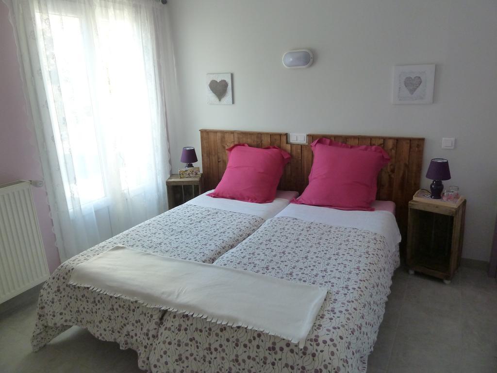 Gite Des Monges Sisteron Phòng bức ảnh