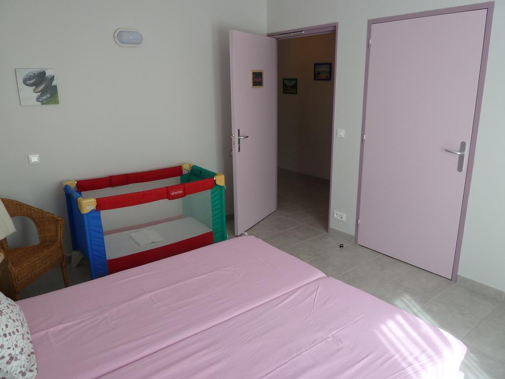 Gite Des Monges Sisteron Phòng bức ảnh