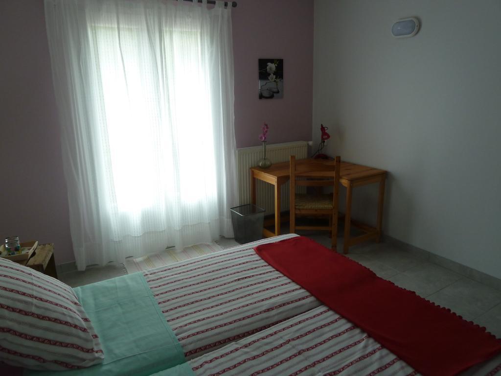 Gite Des Monges Sisteron Phòng bức ảnh