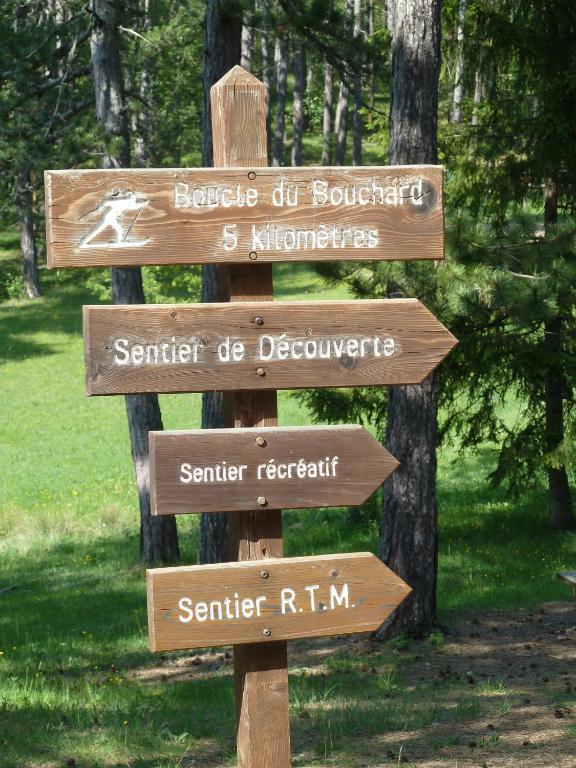 Gite Des Monges Sisteron Ngoại thất bức ảnh