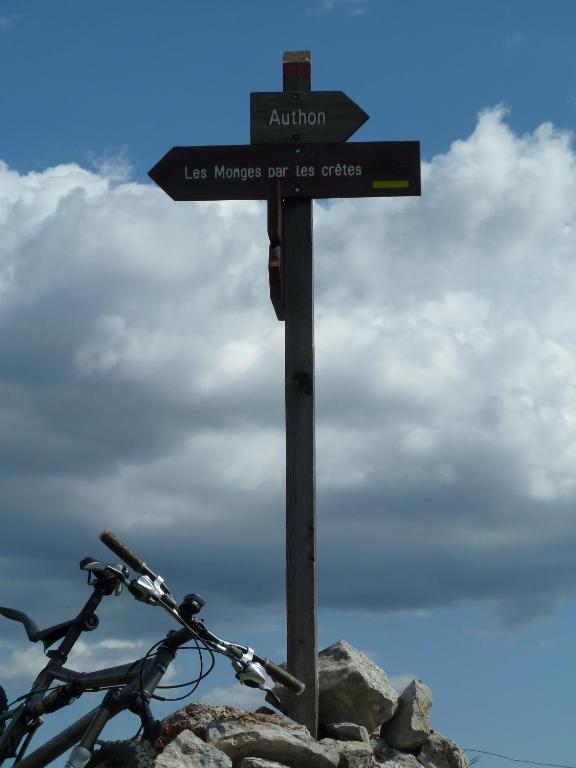 Gite Des Monges Sisteron Ngoại thất bức ảnh